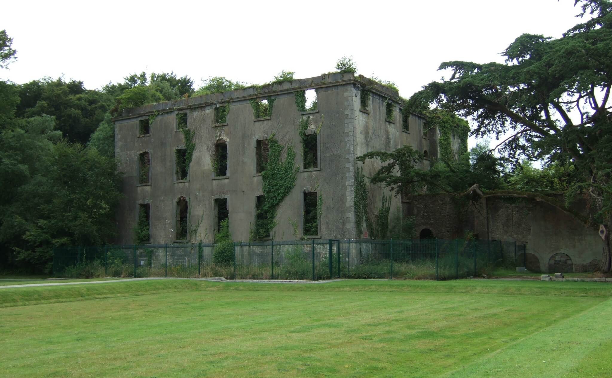 The Country House and Landed Estate in Time of Revolution